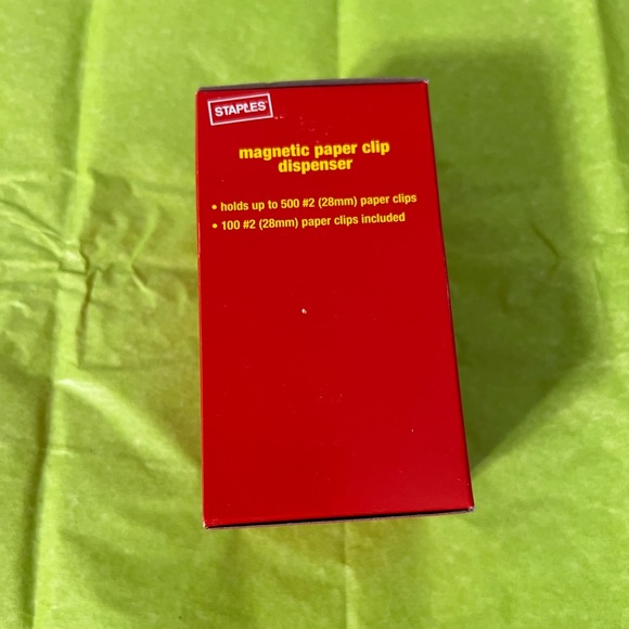 magnetic paper clip dispenser 100 clips included - Picture 4 of 5